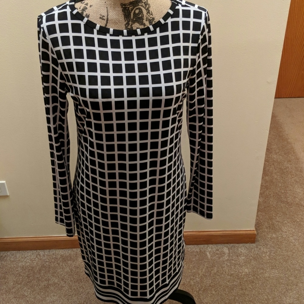 NWT MICHAEL KORS BLACK AND WHITE LONG SLEEVE DRESS
